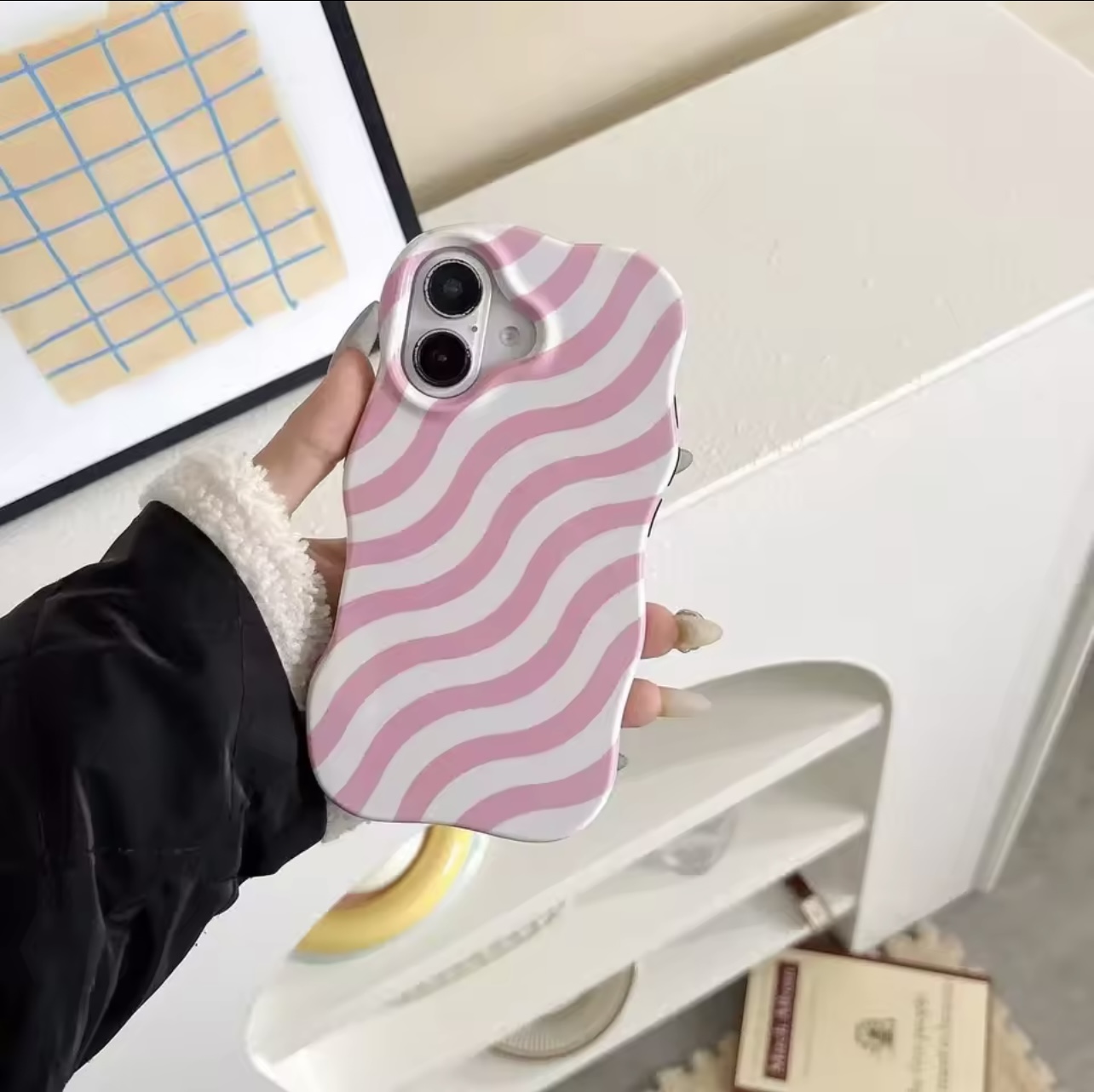 iPhone 13 stripe pink